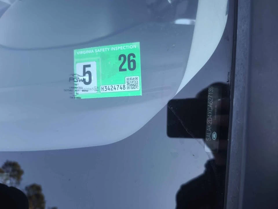 2012 Land Rover Discovery 4th Gen - Image 16 of 17