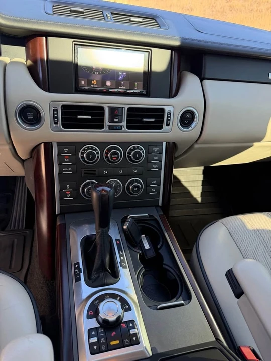 2012 Land Rover Range Rover L322 - Image 9 of 13