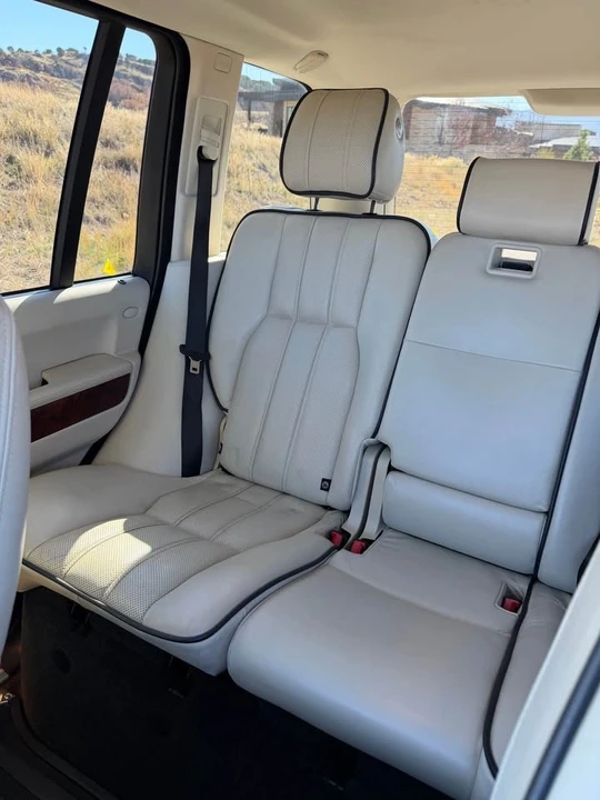 2012 Land Rover Range Rover L322 - Image 10 of 13
