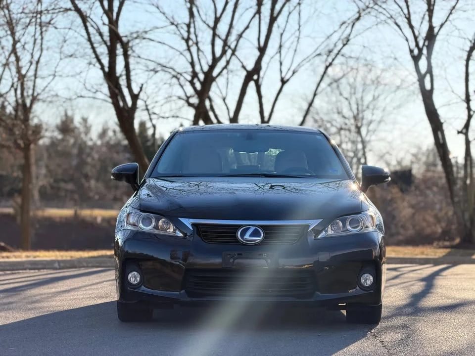 2012 Lexus CT - Image 2 of 4