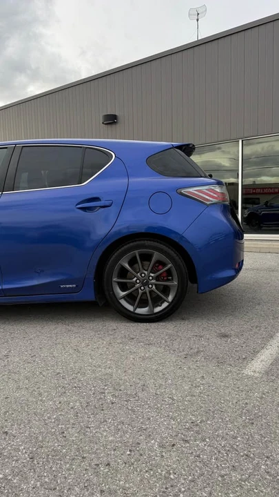 2012 Lexus CT - Image 10 of 15