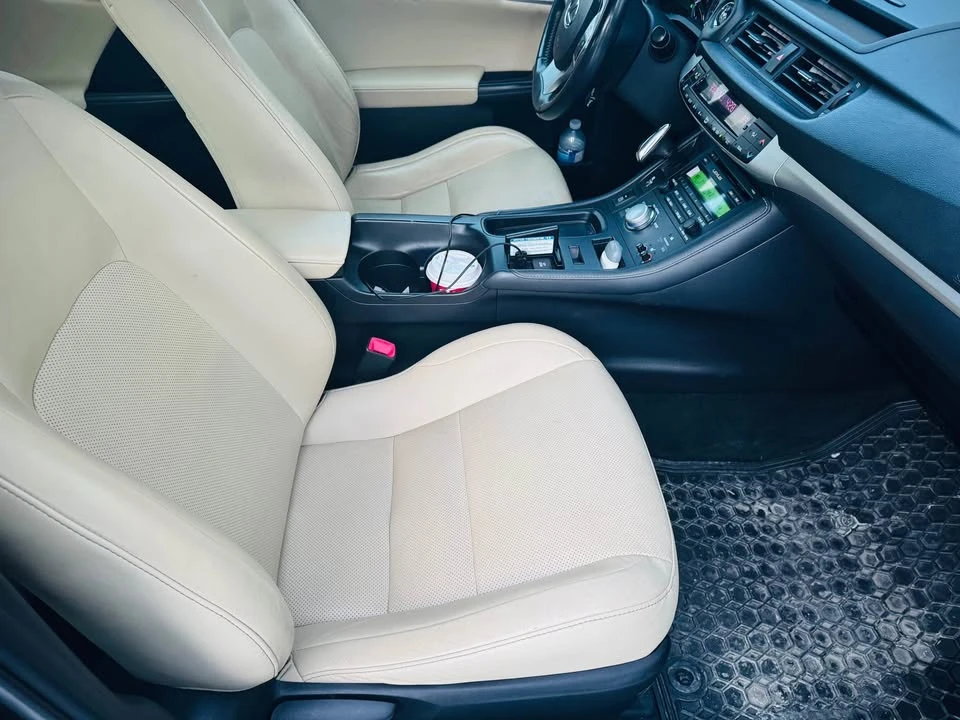 2012 Lexus CT - Image 14 of 16