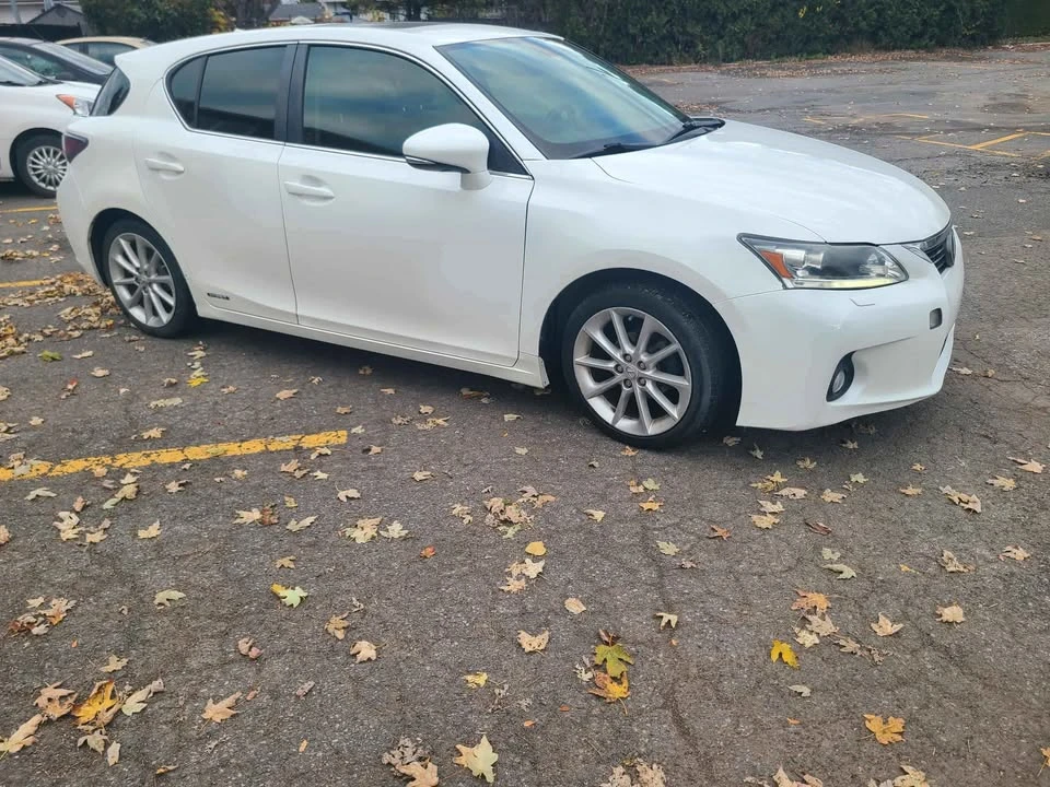 2012 Lexus CT - Image 8 of 13