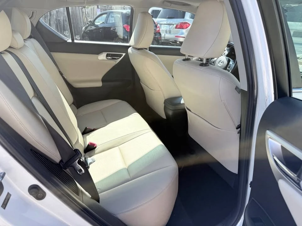 2012 Lexus CT - Image 18 of 20