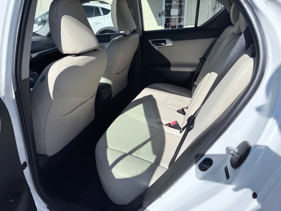 2012 Lexus CT - Image 17 of 20