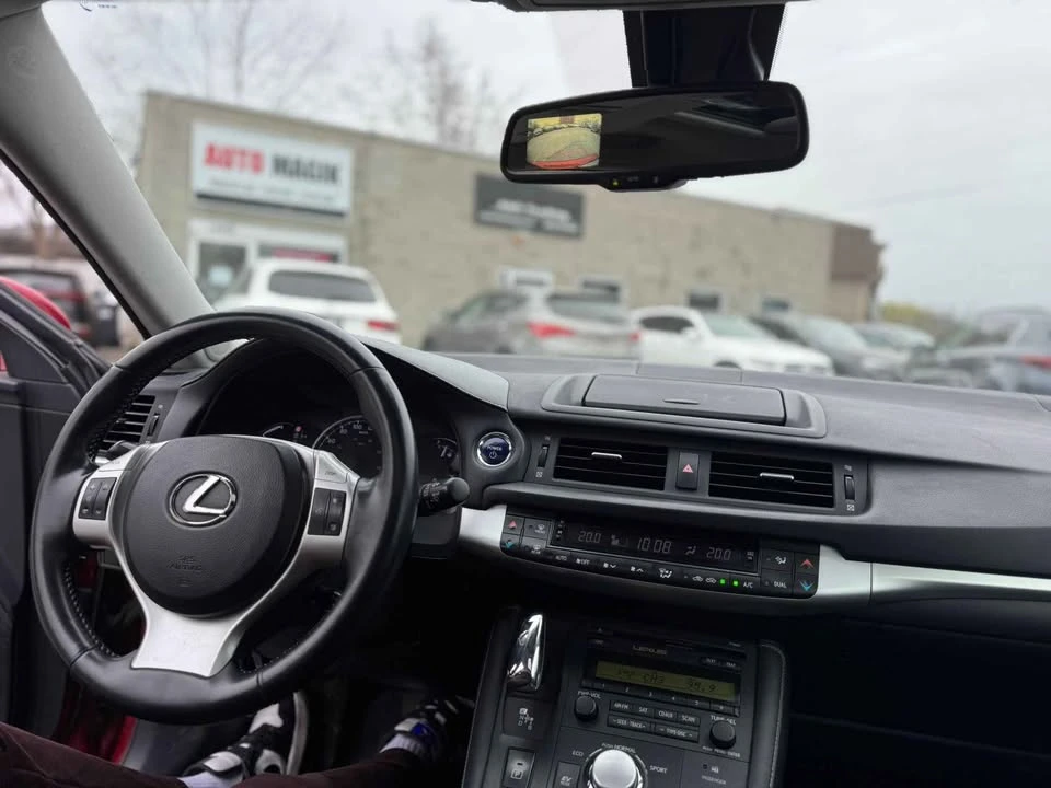 2012 Lexus CT - Image 13 of 17