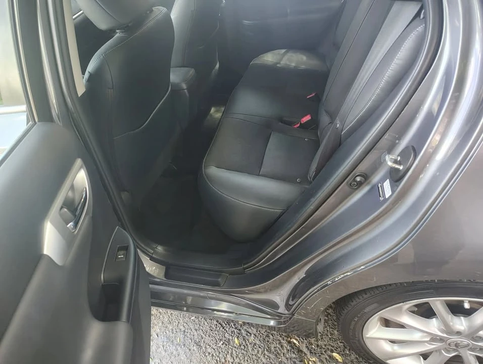2012 Lexus CT - Image 11 of 20