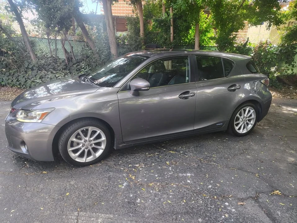 2012 Lexus CT - Image 2 of 20