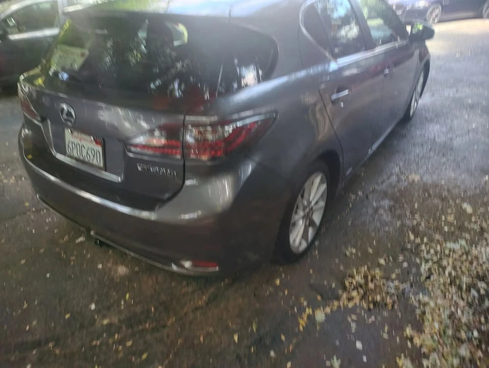 2012 Lexus CT - Image 16 of 20