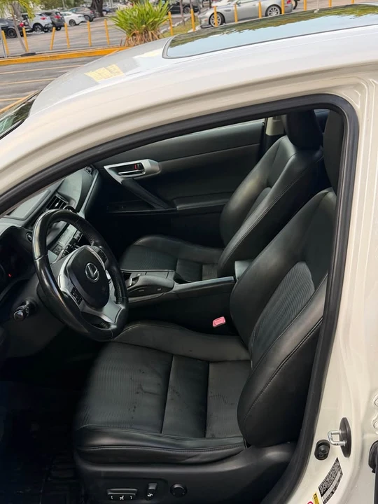 2012 Lexus CT - Image 6 of 9