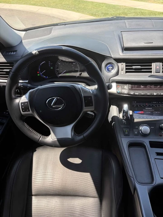 2012 Lexus CT - Image 8 of 15