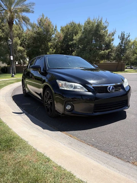 2012 Lexus CT - Image 2 of 15