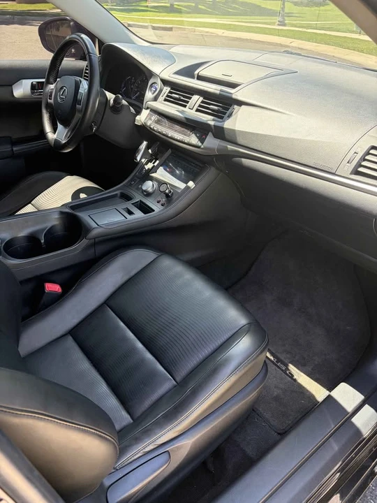 2012 Lexus CT - Image 13 of 15