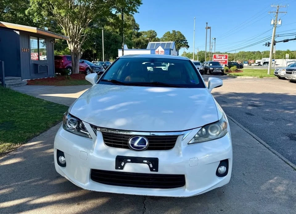 2012 Lexus CT - Image 2 of 20