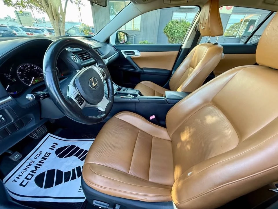 2012 Lexus CT - Image 17 of 20