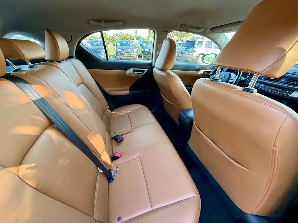 2012 Lexus CT - Image 18 of 20