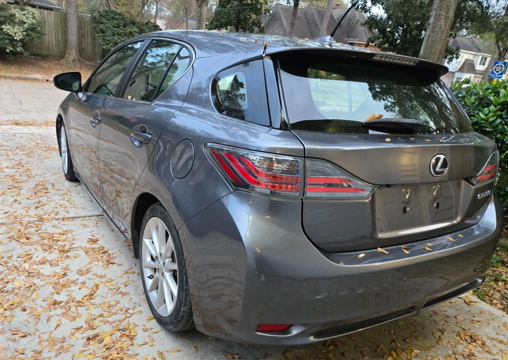 2012 Lexus CT - Image 16 of 21