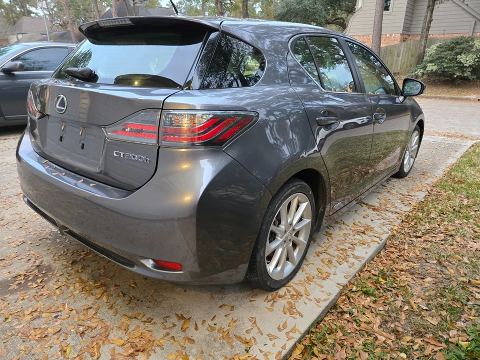 2012 Lexus CT - Image 17 of 21