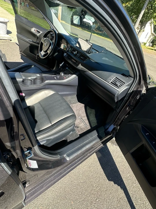 2012 Lexus CT - Image 18 of 21