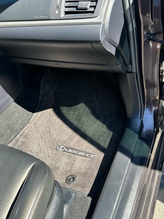 2012 Lexus CT - Image 16 of 21