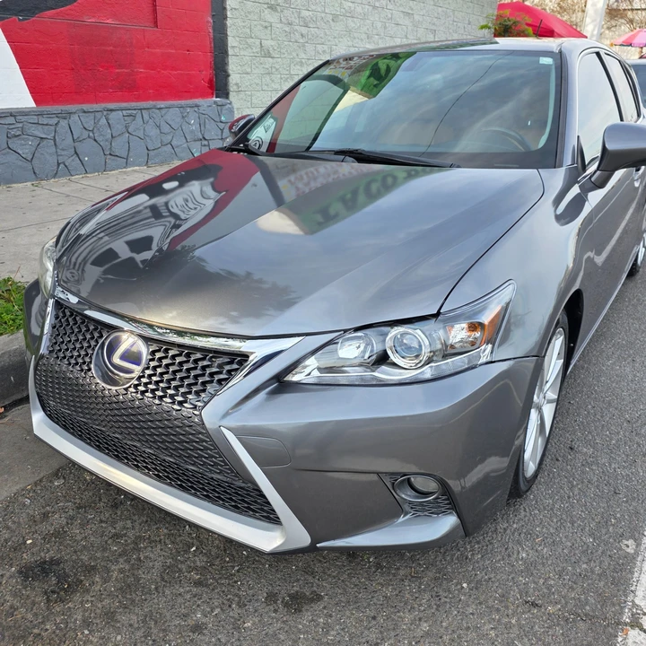 2012 Lexus CT - Image 2 of 14