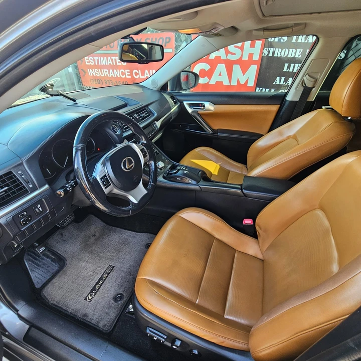 2012 Lexus CT - Image 11 of 14