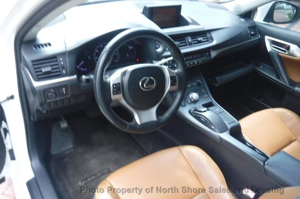 2012 Lexus CT - Image 9 of 12