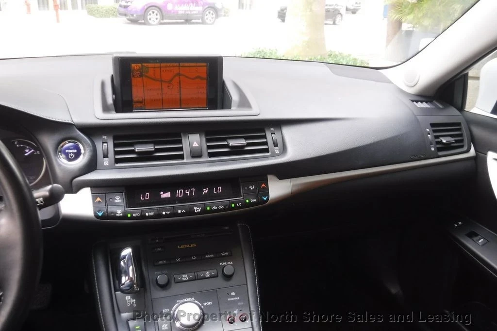 2012 Lexus CT - Image 11 of 12