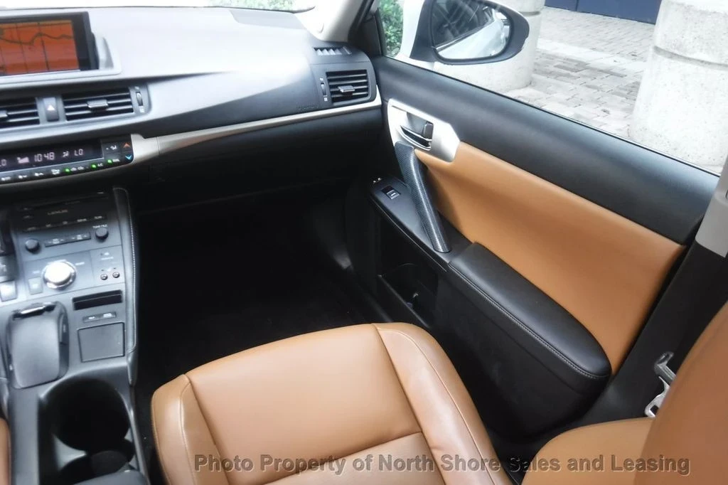 2012 Lexus CT - Image 10 of 12