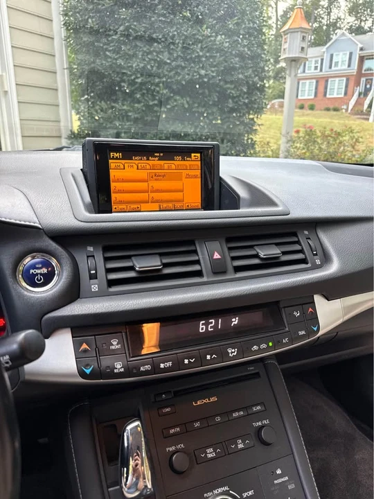 2012 Lexus CT - Image 17 of 20