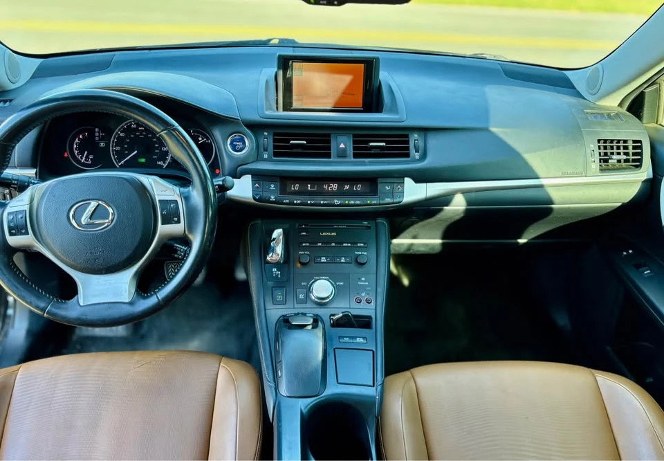 2012 Lexus CT - Image 6 of 6