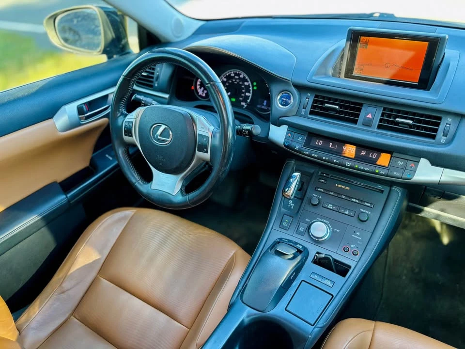 2012 Lexus CT - Image 5 of 6