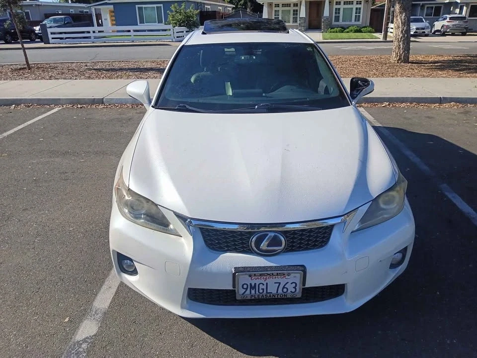 2012 Lexus CT - Image 2 of 18