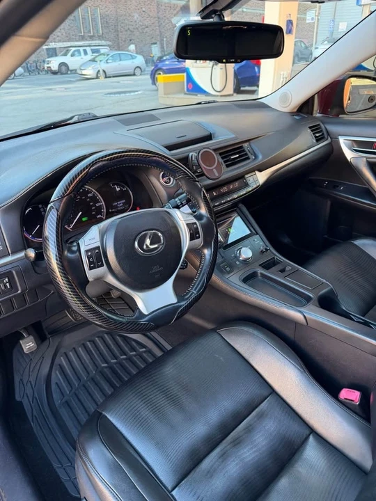2012 Lexus CT - Image 11 of 16