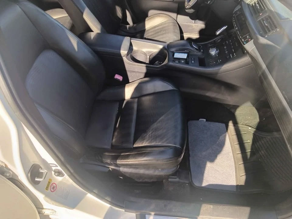2012 Lexus CT - Image 12 of 18