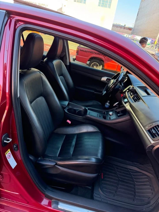 2012 Lexus CT - Image 15 of 16