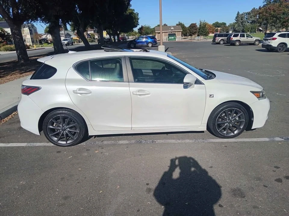 2012 Lexus CT - Image 2 of 20