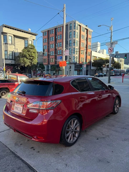 2012 Lexus CT - Image 2 of 16
