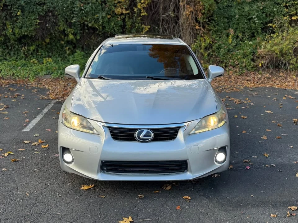 2012 Lexus CT - Image 2 of 14