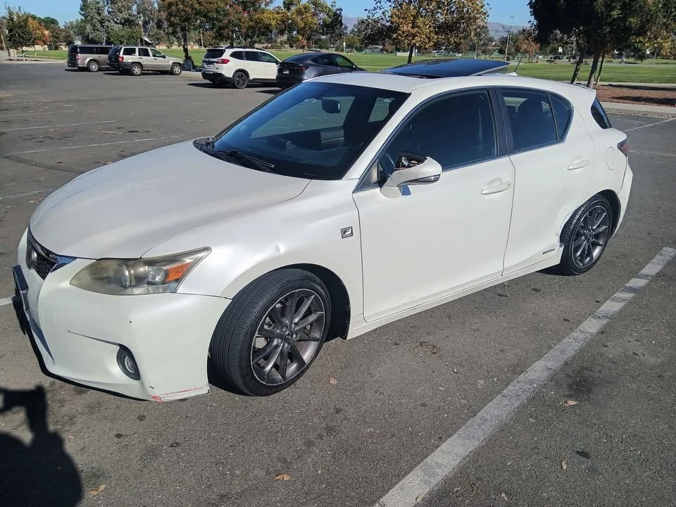 2012 Lexus CT - Image 16 of 20