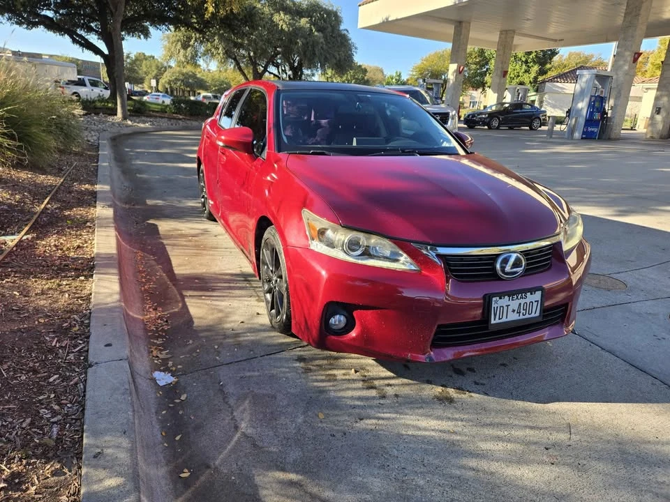 2012 Lexus CT - Image 9 of 14