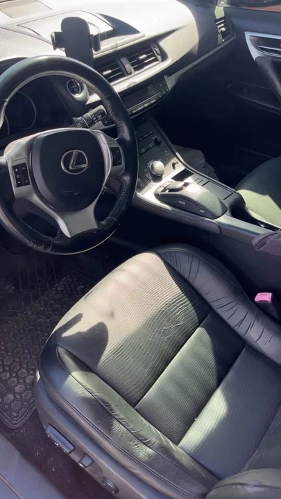 2012 Lexus CT - Image 3 of 3
