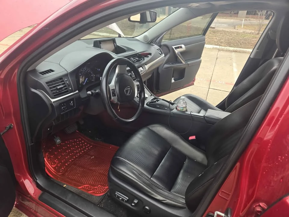 2012 Lexus CT - Image 12 of 14