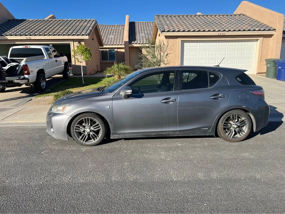 2012 Lexus CT - Image 2 of 4