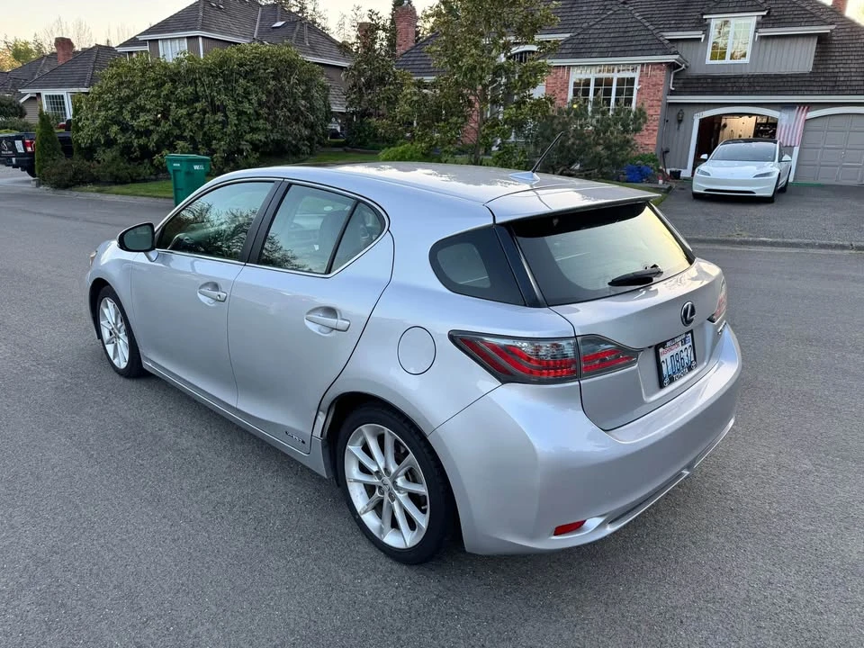 2012 Lexus CT - Image 2 of 16