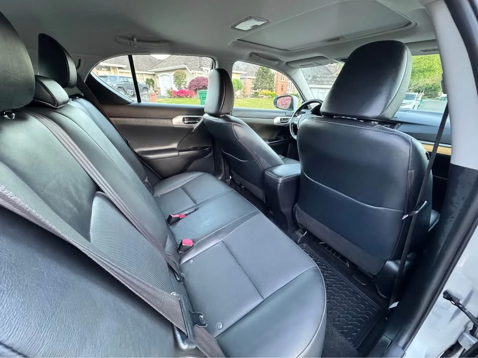 2012 Lexus CT - Image 8 of 16