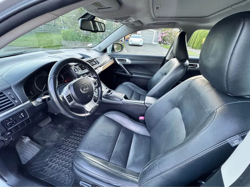 2012 Lexus CT - Image 9 of 16