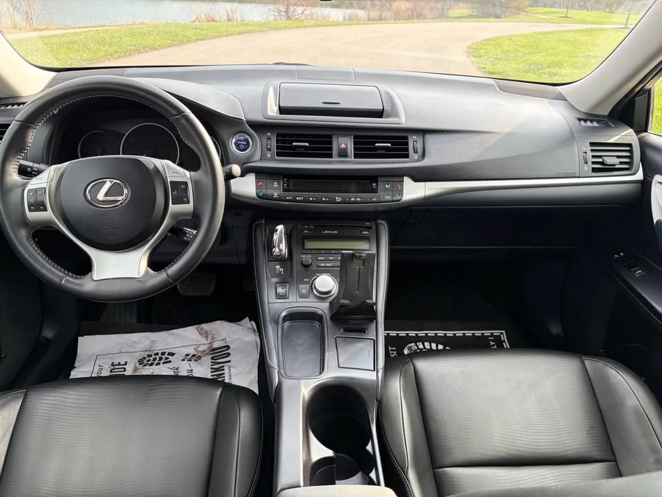 2012 Lexus CT - Image 16 of 19