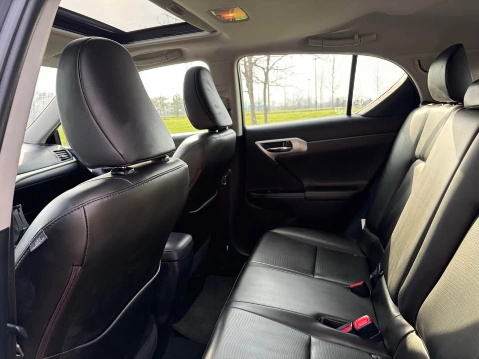 2012 Lexus CT - Image 13 of 19