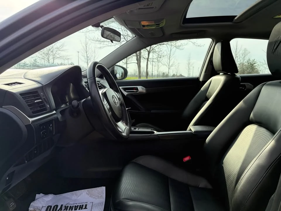 2012 Lexus CT - Image 11 of 19